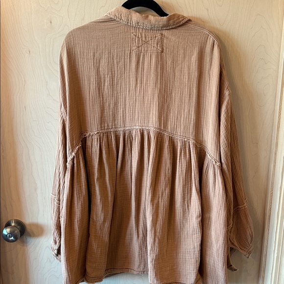 We The Free Tan Button-Up Gauze Flowy Tunic - Picture 4 of 5